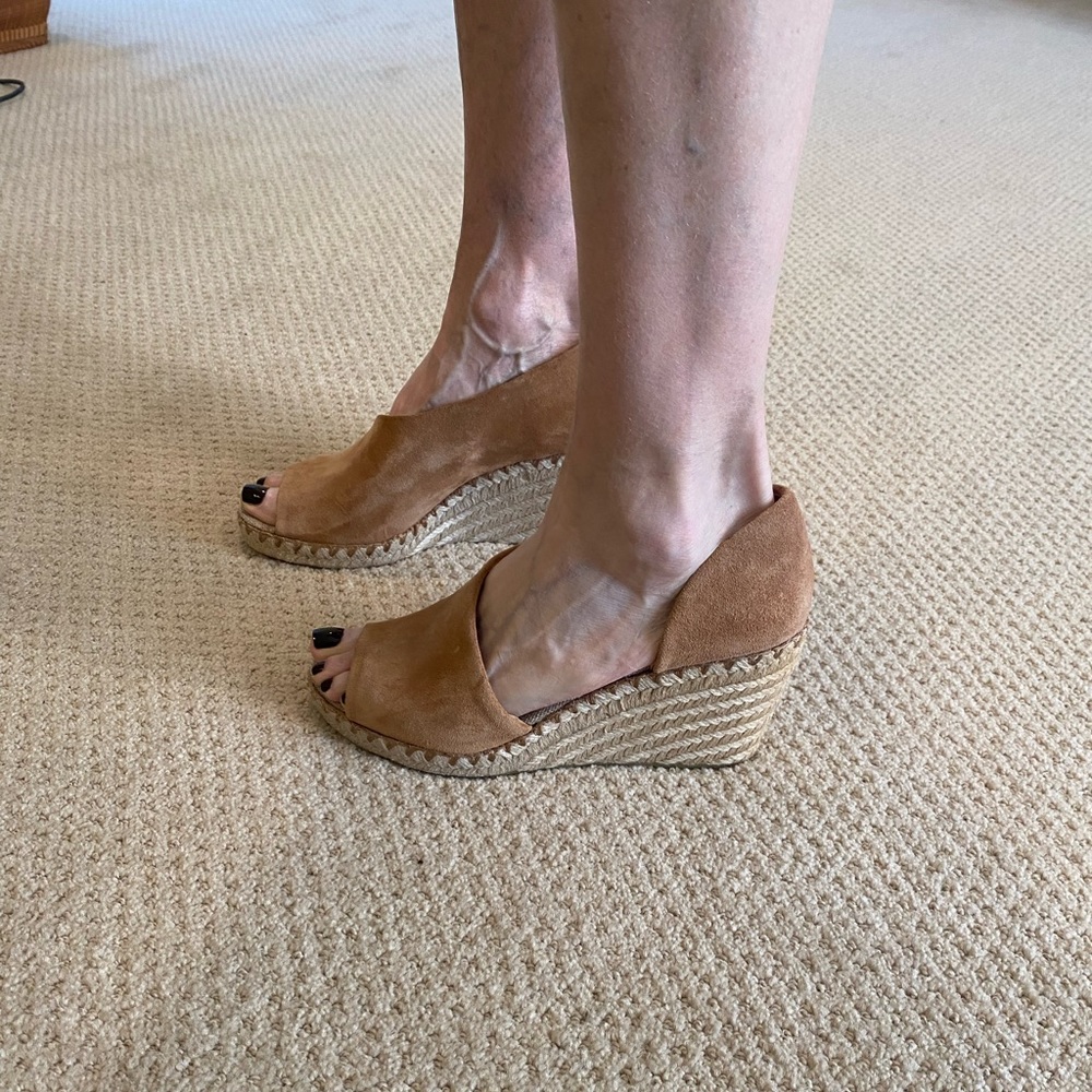 Caramel suede espadrille